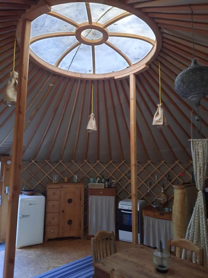 La Yourte Au Fonds Du Jardin Xhoris Exteriör bild